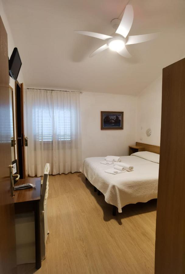 Albergo Miralaghi Padergnone エクステリア 写真