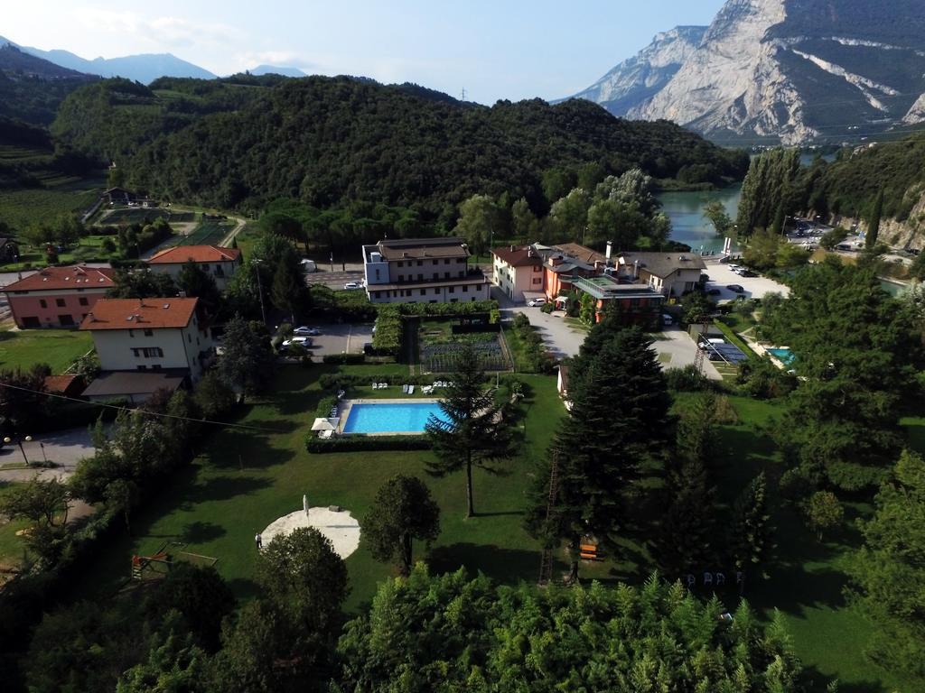 Albergo Miralaghi Padergnone エクステリア 写真