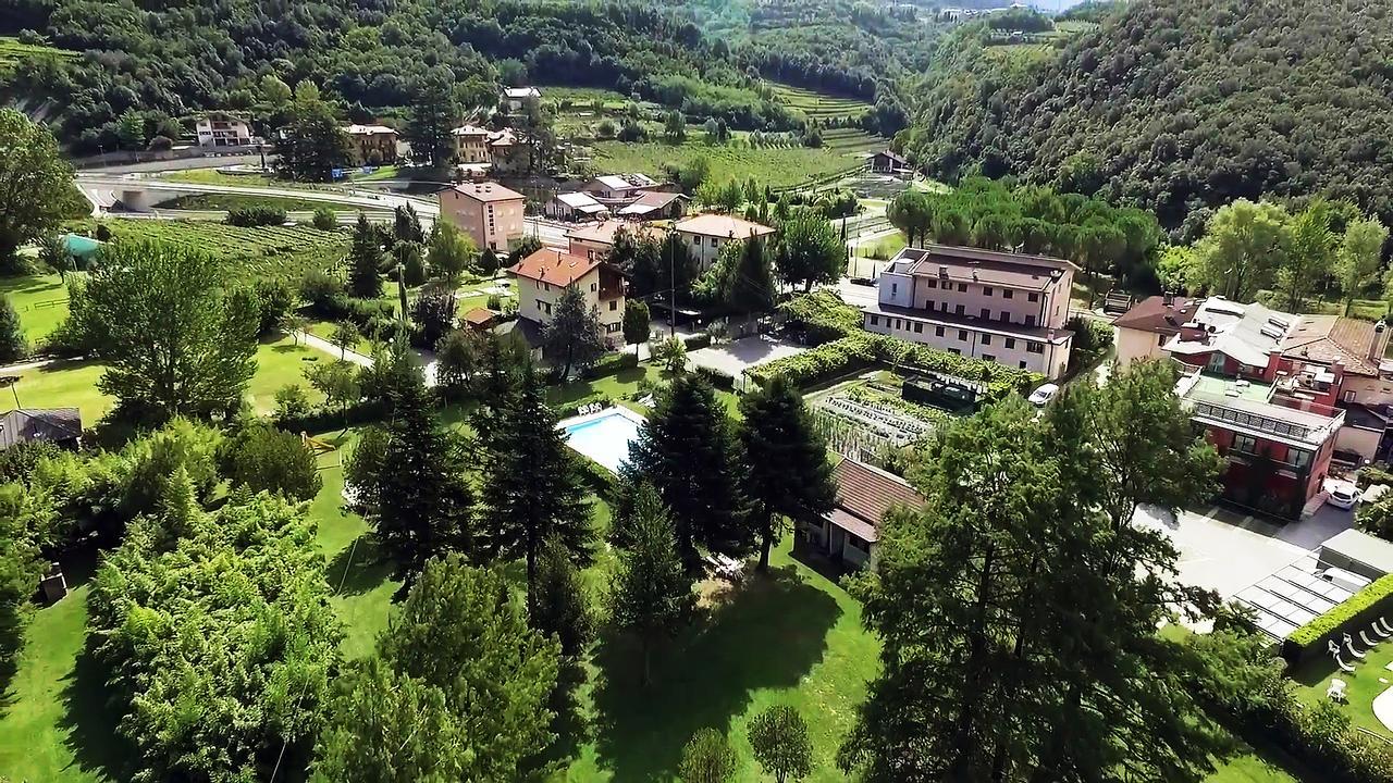 Albergo Miralaghi Padergnone エクステリア 写真