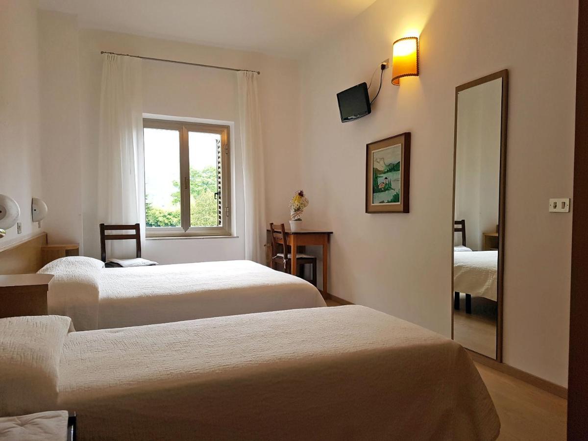 Albergo Miralaghi Padergnone エクステリア 写真
